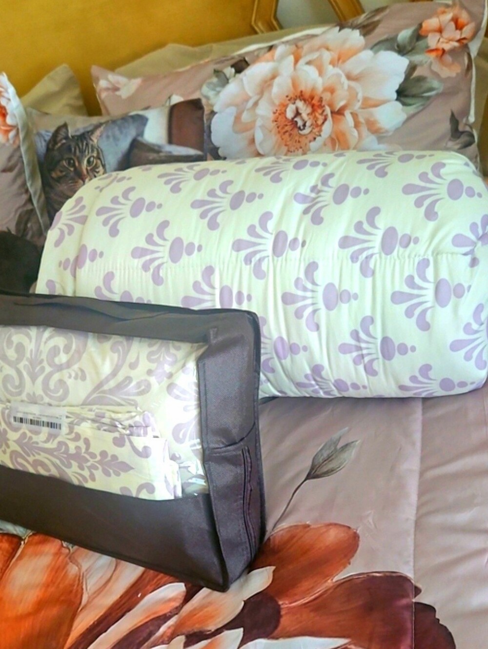 Modern Southern Home Comforter Reversable White Purple With 2 Shams & Pillow